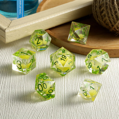 Sharp Edge Dice Set l Liquid Core Green