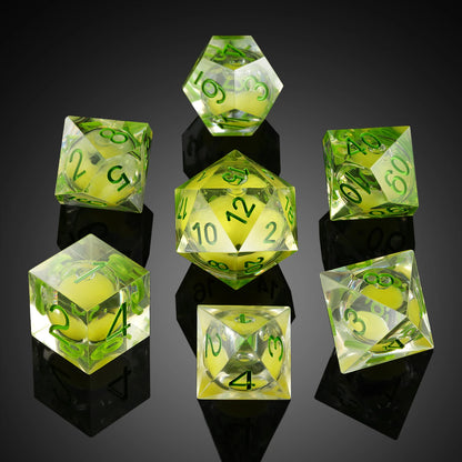 Sharp Edge Dice Set l Liquid Core Green