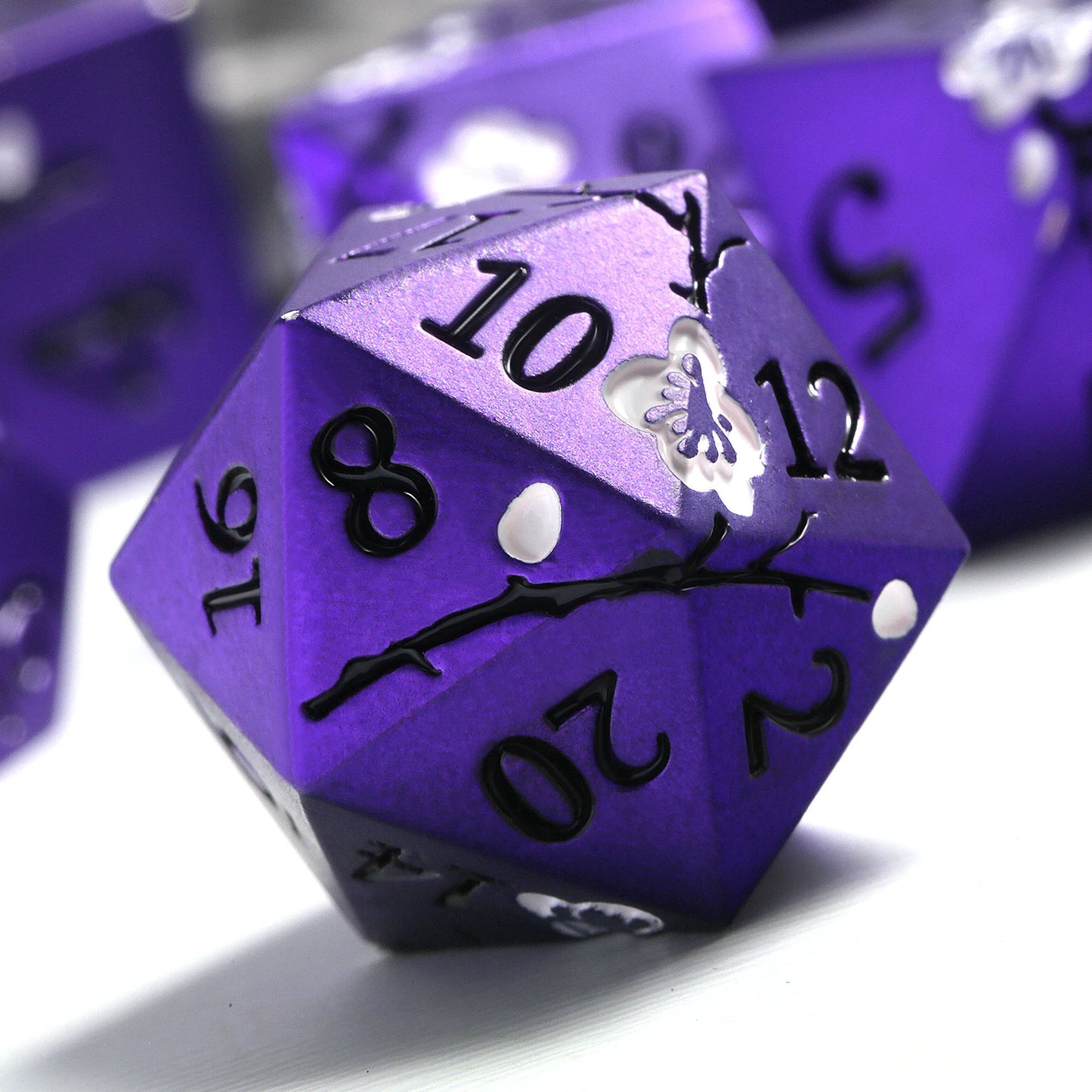 Plum Blossom Dice Se – Purple with White