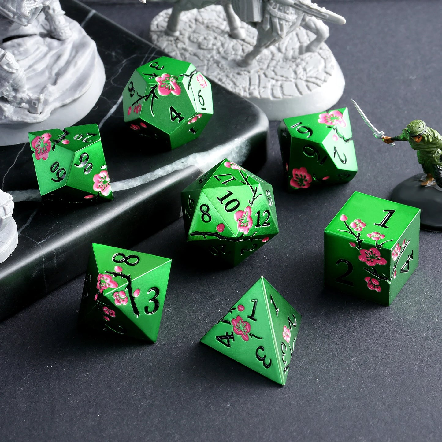 Plum Blossom Dice Se – Green with Pink