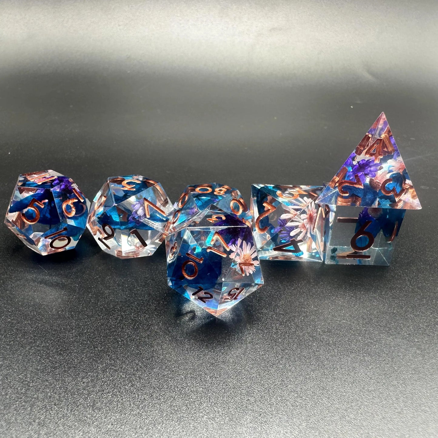 Sharp Edge Dice Set - Flowers with blue leaf